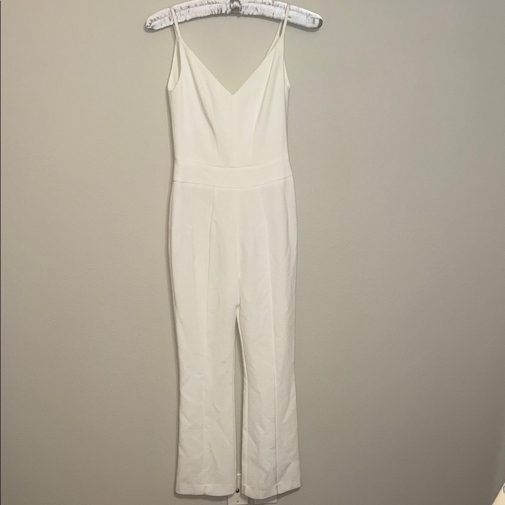 Black Halo White Jumpsuit with Wide-Leg Design - size 0. R